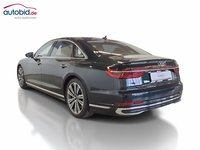 Skats no kreisās puses aizmugurē