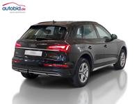 Skats no labās puses aizmugurē