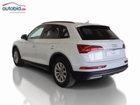 Skats no kreisās puses aizmugurē