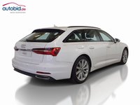 Skats no labās puses aizmugurē