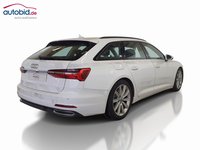 Skats no labās puses aizmugurē