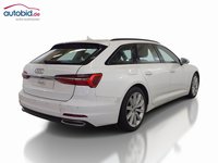 Skats no labās puses aizmugurē