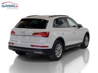 Skats no labās puses aizmugurē