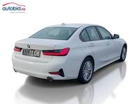 Pogled od pozadi desno