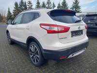 Vaade tagant vasakult