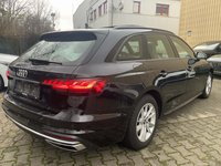 Pogled od pozadi desno