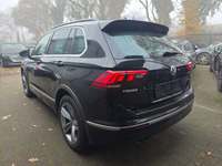 Vaade tagant vasakult