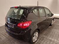 Pogled od pozadi desno