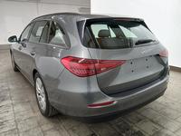 Pogled od pozadi levo