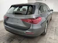 Pogled od pozadi desno