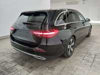 Skats no labās puses aizmugurē