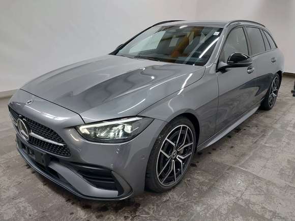 Skats no kreisās puses priekšā