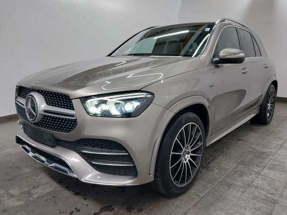 Skats no kreisās puses priekšā