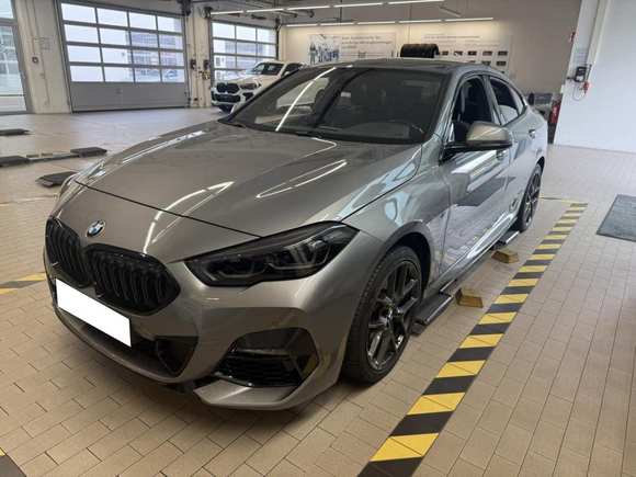 Skats no kreisās puses priekšā