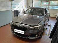 Skats no kreisās puses priekšā