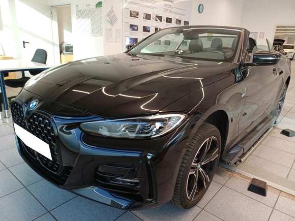 Skats no kreisās puses priekšā