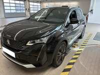 Skats no kreisās puses priekšā