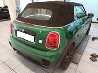 Skats no labās puses aizmugurē