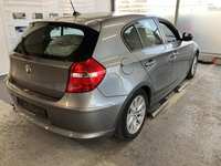 Skats no labās puses aizmugurē