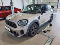 Skats no kreisās puses priekšā