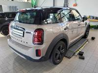 Skats no labās puses aizmugurē