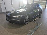 Skats no kreisās puses priekšā