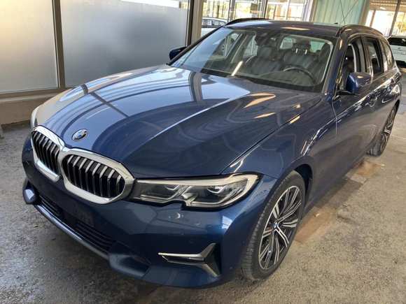 Skats no kreisās puses priekšā