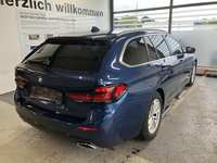 Skats no labās puses aizmugurē