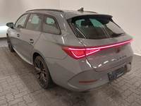 Vaade tagant vasakult