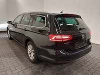 Vaade tagant vasakult