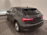 Vaade tagant vasakult