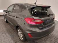 Vaade tagant vasakult