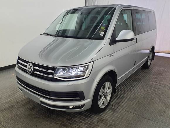 Pogled od napred levo