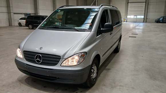 Vista anteriore sinistra