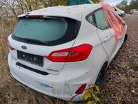 Pogled od pozadi desno