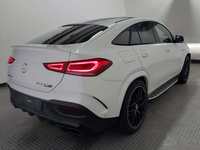 Skats no labās puses aizmugurē