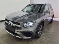 Skats no kreisās puses priekšā