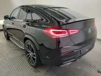 Vaade tagant vasakult