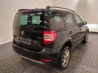 Widok z tyłu po stronie prawej