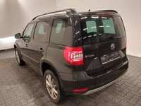 Widok z tyłu po stronie lewej