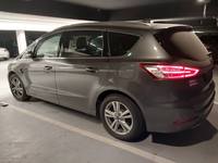 Vaade tagant vasakult