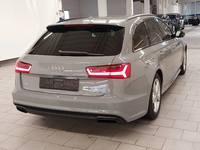 Skats no labās puses aizmugurē