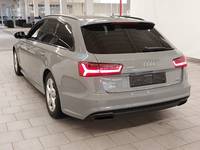 Skats no kreisās puses aizmugurē