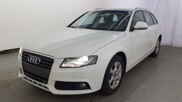 Skats no kreisās puses priekšā