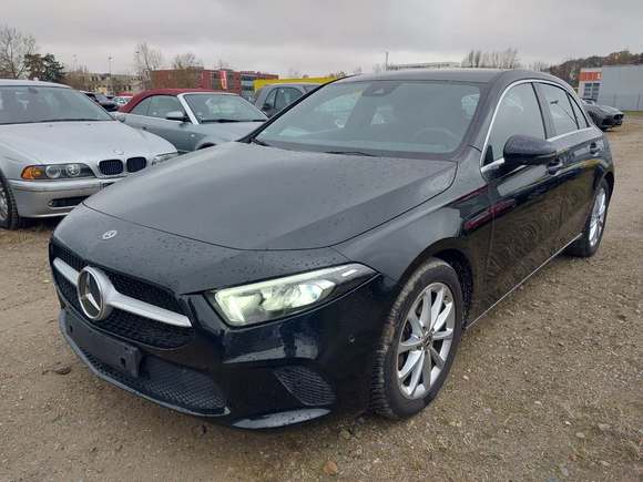 Vista anteriore sinistra