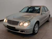 Skats no kreisās puses priekšā