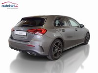 Skats no labās puses aizmugurē