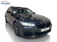 Skats no labās puses priekšā