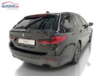 Skats no labās puses aizmugurē