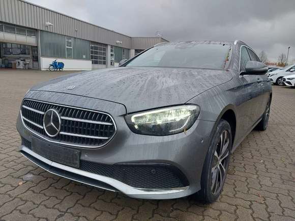 Vaizdas iš priekio kairės